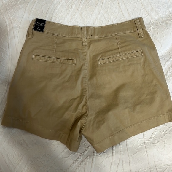 Brand New Cargo\Caki Shorts. Abercrombie and Fitch size 0/25 - Picture 2 of 3